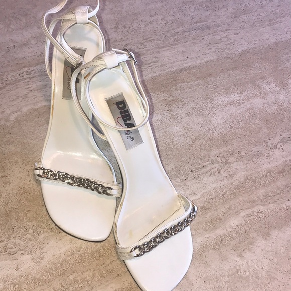 Diba Shoes - Diva White w/Silver Chain Accent Sandel